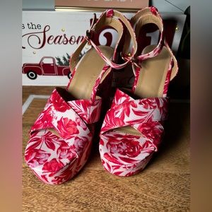 JustFab Size 7.5 Floral Statement Heels in Red and White, Christmas Wedge Heels